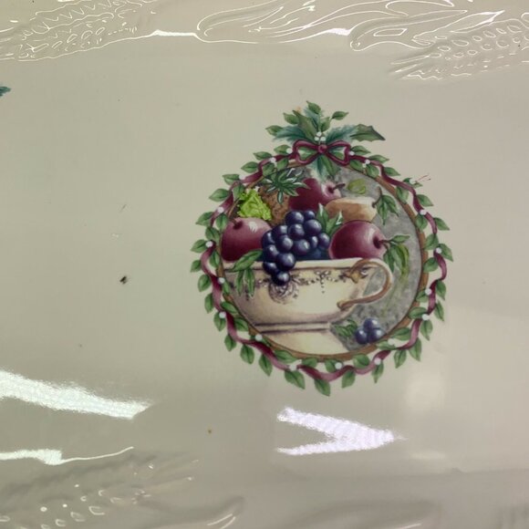 Pfaltzgraff HOLLY JOY  Holly Fruit Ribbon Stoneware 14" Long Bread Serving Tray - Picture 4 of 7